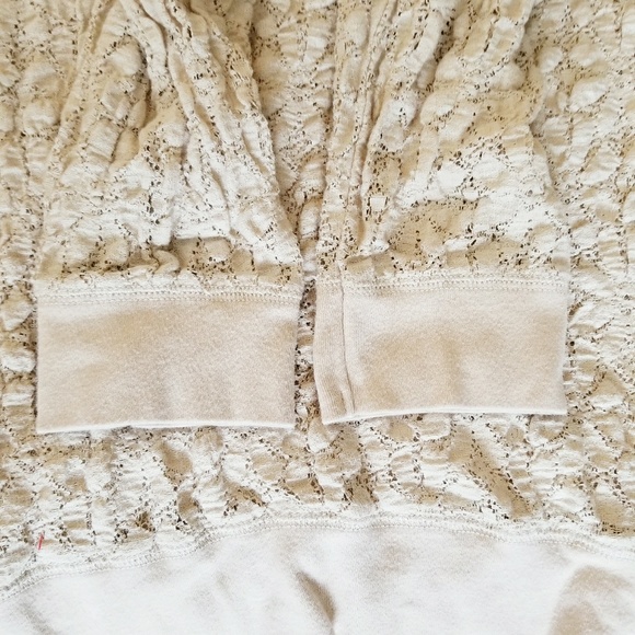 🌸 Spring Sweater 🌸 - Picture 3 of 3